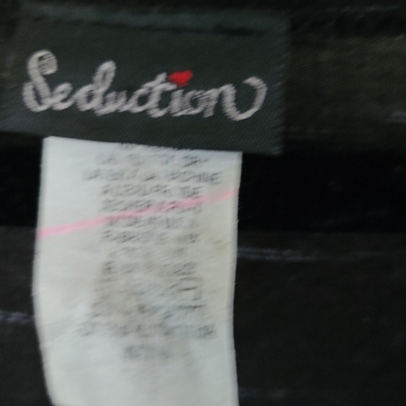 Ladies top - Picture 2 of 3